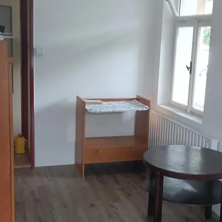 Pod Hradem Talmberk Samopse